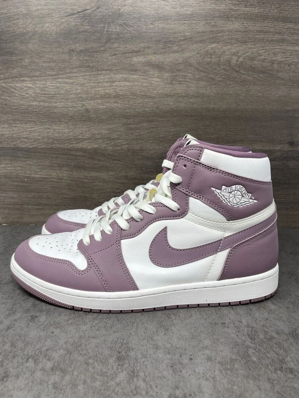 Air Jordan 1 Retro High OG Mauve Size 12 Mens DZ5485-105 White Purple Leather